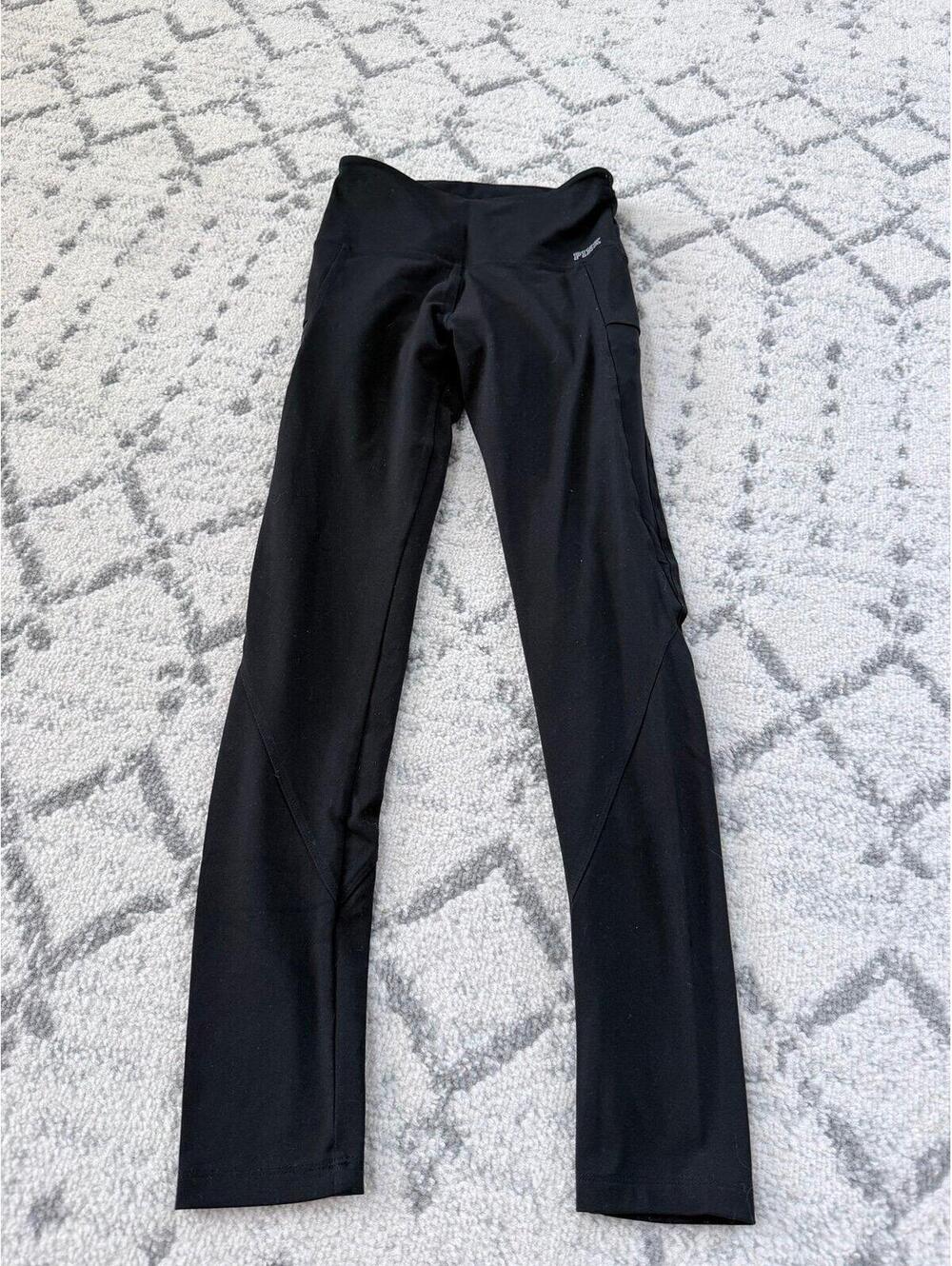 PINK Victoria’s Secret Ultimate black performance leggings